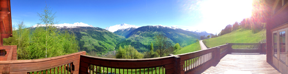 Panorama 180° depuis la terrasse du chalet des Alpes